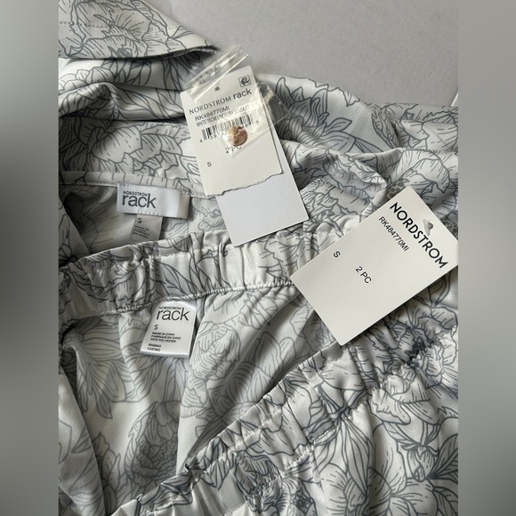 NWT Nordstrom Rack Women’s Pajama Set Floral Print size Small - Picture 6 of 11